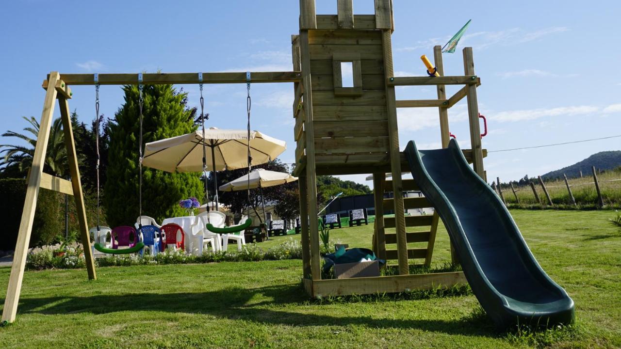Casa Madrazo Con Piscina Y Parrillas Praves Esterno foto