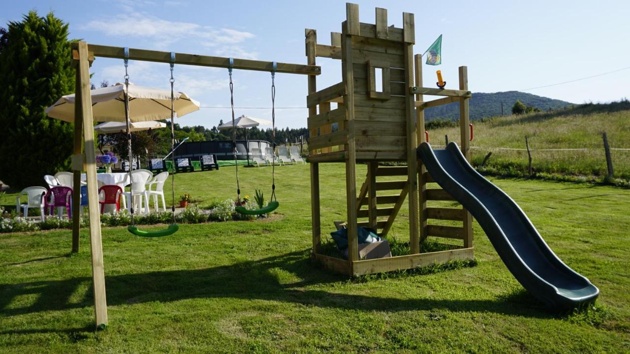 Casa Madrazo Con Piscina Y Parrillas Praves Esterno foto